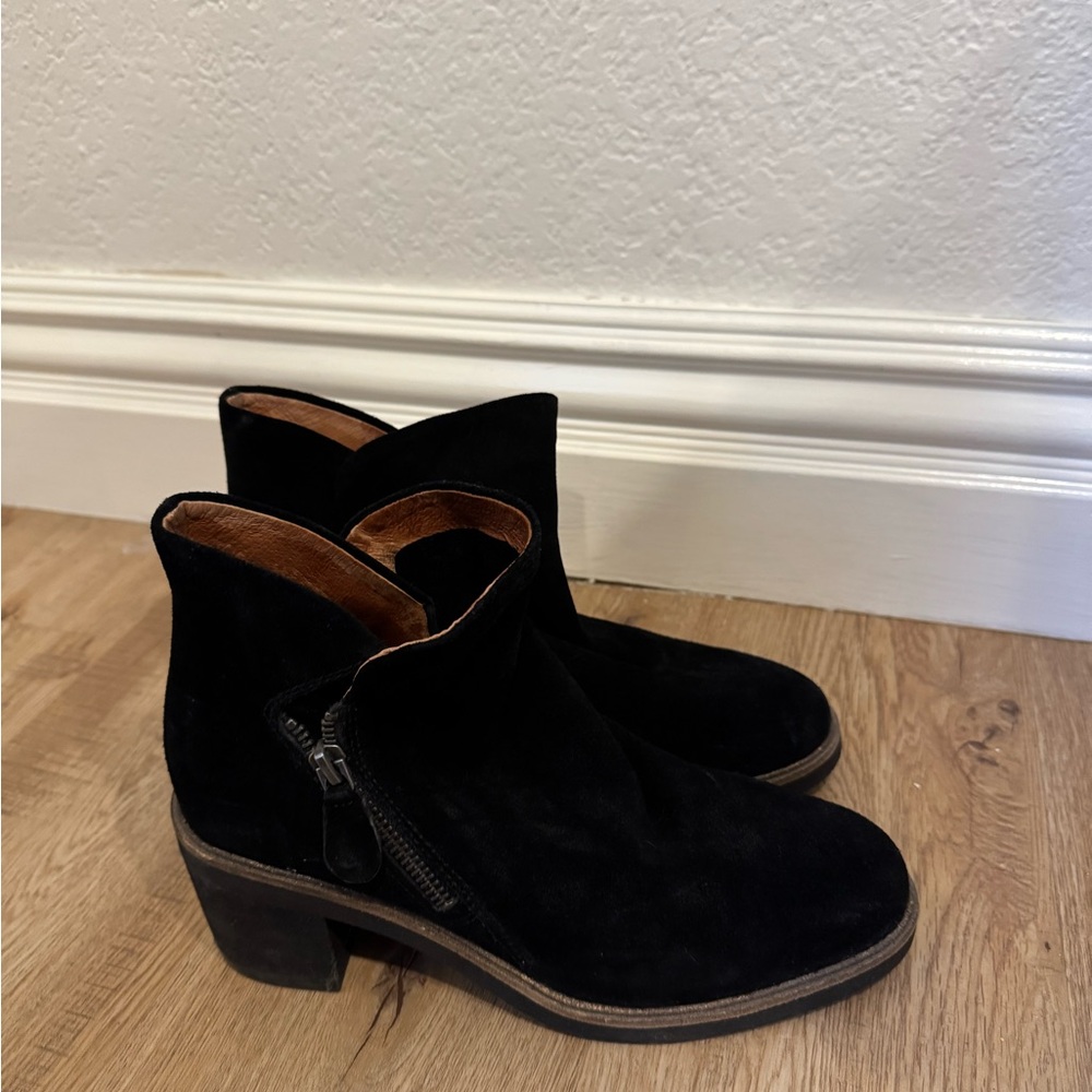 Gentle Souls Black Ankle Booties with Chunky Heel